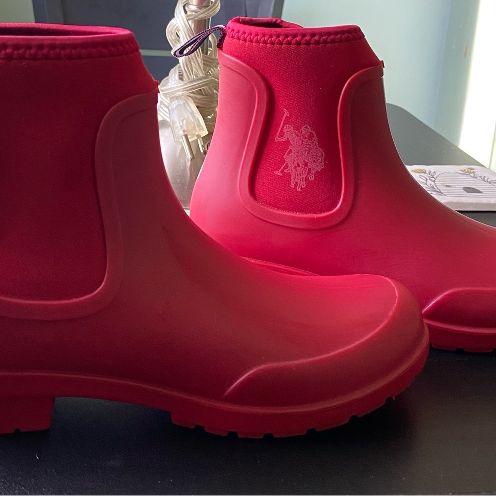 Polo rain boots size 5